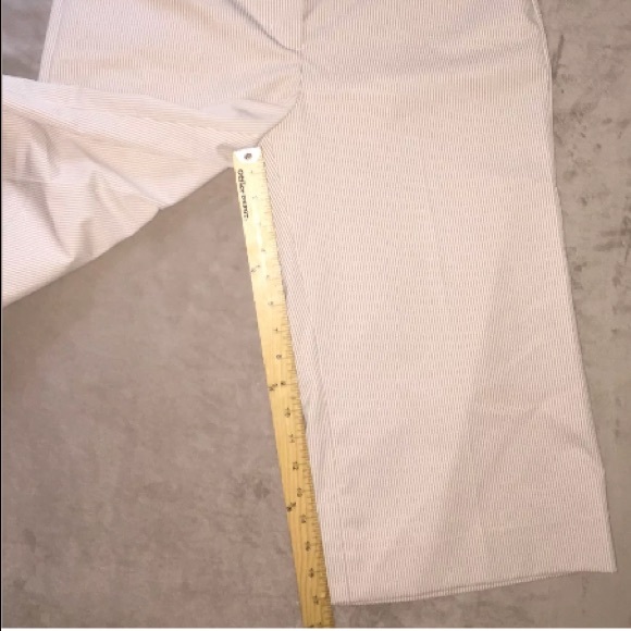 EXPRESS~Seersucker Stripe Cropped Capri Pants~8 - Picture 6 of 8